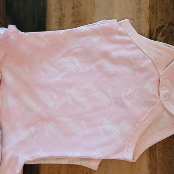 5 Pack Puma Bodysuits 3-6 months - Picture 3 of 8